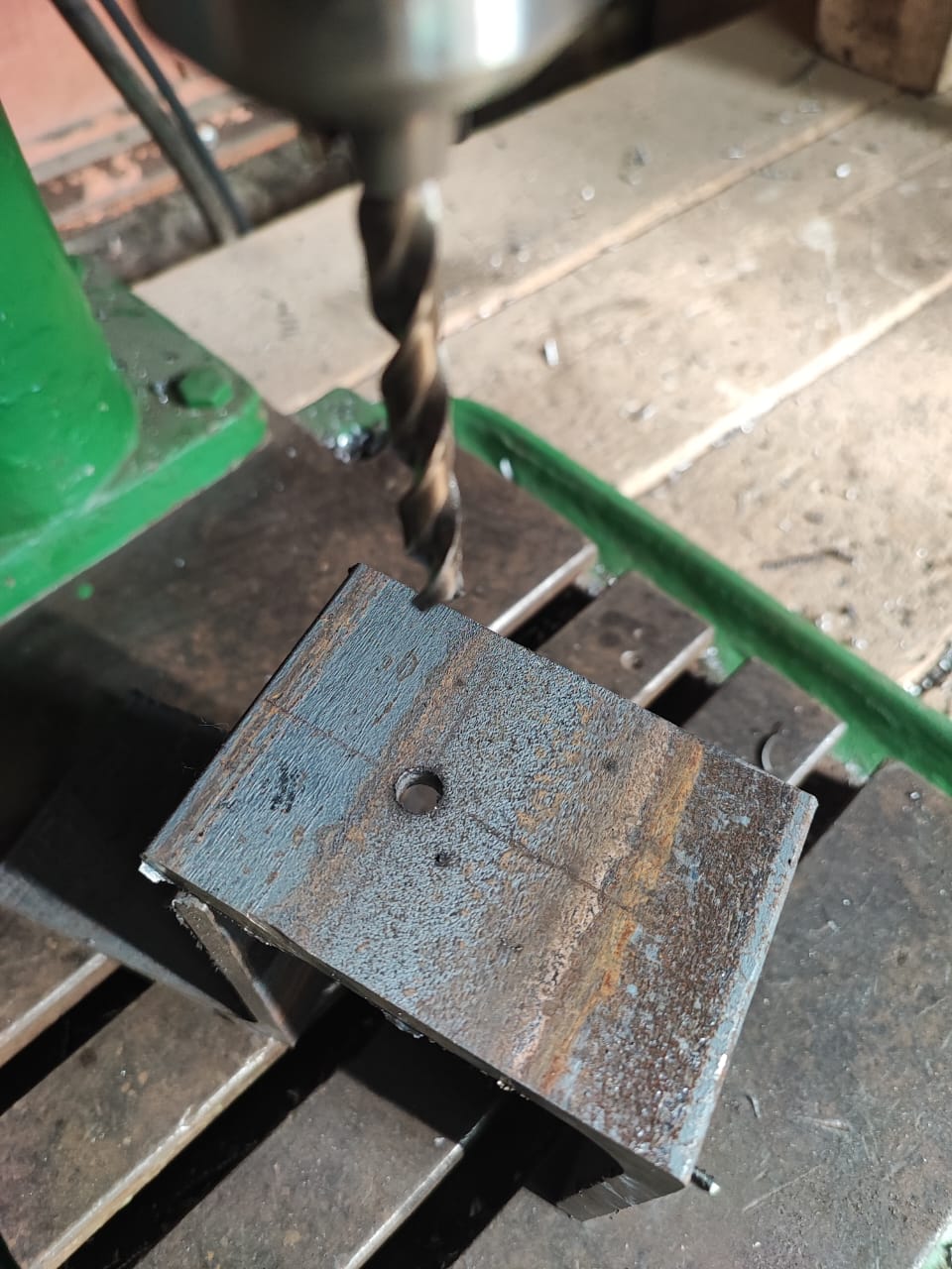 Сверление металлопроката. Цены и расценки на сверление отверстий в металле.