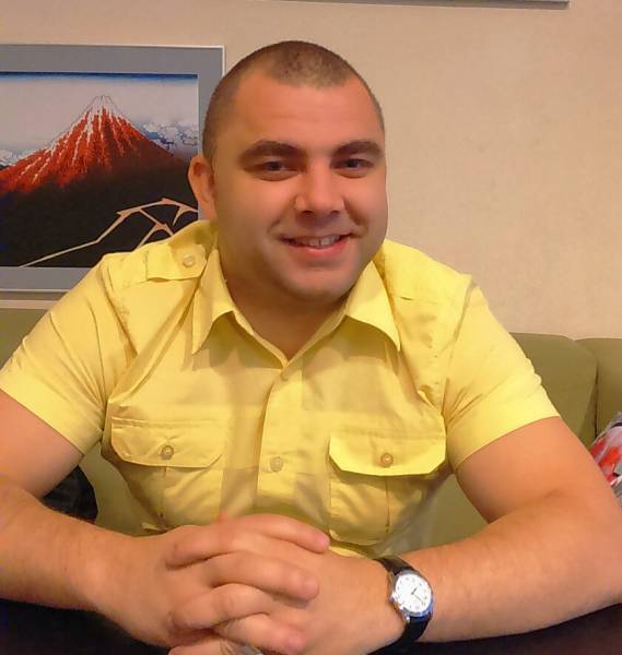 Менеджер по продажам Евгений Александрович